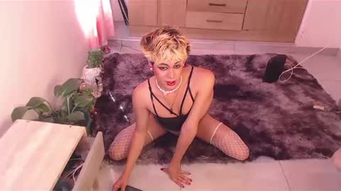Snapshot of machissex chatting on 01-28-25, 07:42 machissex online show from 01-28-25, 07:42