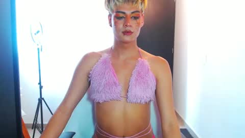 Snapshot of machissex chatting on 02-27-25, 02:32 machissex online show from 02-27-25, 02:32