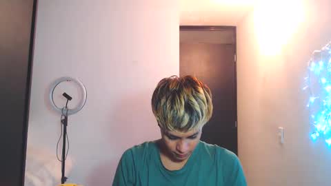 Snapshot of machissex chatting on 03-10-25, 10:37 machissex online show from 03-10-25, 10:37