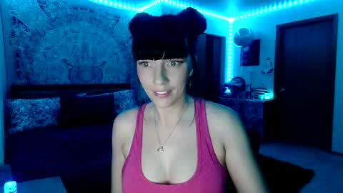 Snapshot of maciimayy chatting on 10-22-25, 12:11 maciimayy online show from 10-22-25, 12:11