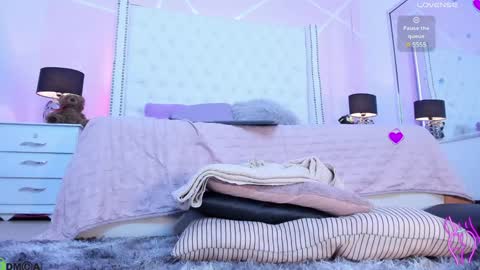 Snapshot of mackenzie_17 chatting on 01-09-25, 04:41 Mackenzie online show from 01-09-25, 04:41