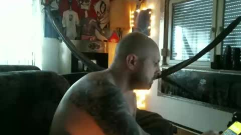 Snapshot of mad_dem0n chatting on 01-04-25, 02:46 Manuel online show from 01-04-25, 02:46