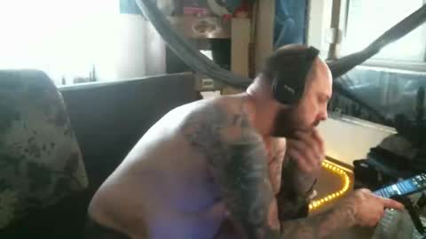 Snapshot of mad_dem0n chatting on 02-27-25, 04:21 Manuel online show from 02-27-25, 04:21