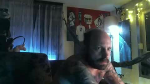 Snapshot of mad_dem0n chatting on 02-27-25, 11:48 Manuel online show from 02-27-25, 11:48