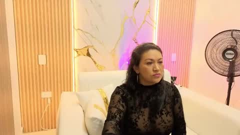 Snapshot of madam_hott chatting on 09-09-25, 03:39 Madam Hott  online show from 09-09-25, 03:39
