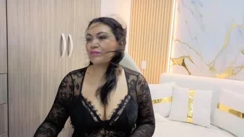 Snapshot of madam_hott chatting on 09-16-25, 03:40 Madam Hott  online show from 09-16-25, 03:40