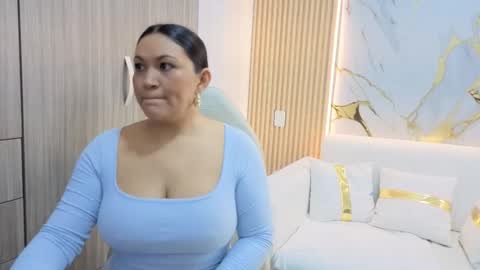 Snapshot of madam_hott chatting on 09-22-25, 03:41 Madam Hott  online show from 09-22-25, 03:41