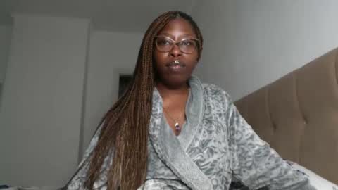 Snapshot of madamindigo chatting on 02-01-25, 04:11 YourMadamIndigo online show from 02-01-25, 04:11