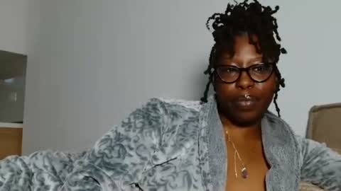 YourMadamIndigo online show from 01-08-26, 05:54