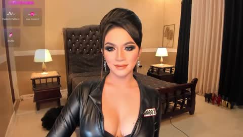 Snapshot of madammistressdominatrixxx chatting on 01-13-25, 11:38 Alison Kloss online show from 01-13-25, 11:38