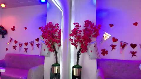 Snapshot of maddie_t18 chatting on 02-12-26, 11:49 maddie_t18 online show from 02-12-26, 11:49