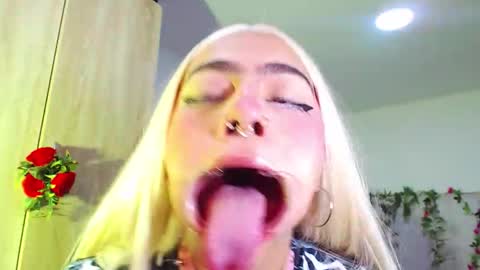 maddiie and clyde online show from 11-02-25, 11:34