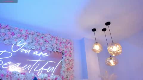 Maddison online show from 11-11-25, 04:01