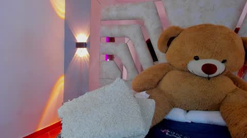  Maddy Crofft online show from 01-26-25, 03:25