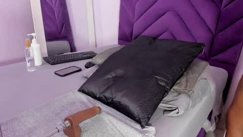 maddyjohnsonn online show from 09-17-25, 03:41