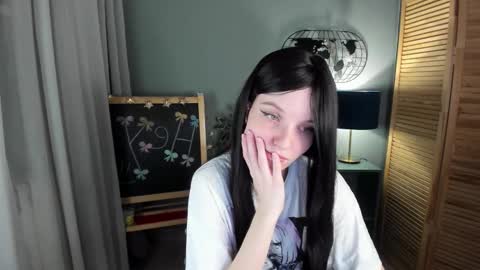 madelaines online show from 11-18-25, 09:36