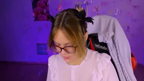 Madeline online show from 11-17-25, 06:57