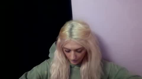 madeline online show from 11-30-25, 09:19