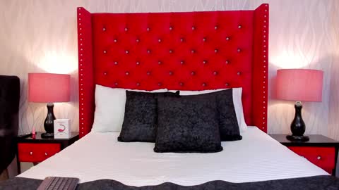 Madelyn Vancee online show from 01-09-25, 02:18