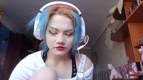 Snapshot of madgezari chatting on 02-09-26, 05:55 Alice Kaneki online show from 02-09-26, 05:55