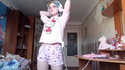 Snapshot of madgezari chatting on 02-11-26, 06:07 Alice Kaneki online show from 02-11-26, 06:07