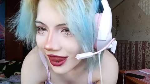 Snapshot of madgezari chatting on 02-24-26, 06:55 Alice Kaneki online show from 02-24-26, 06:55