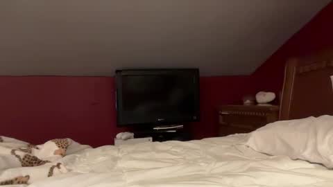 Snapshot of madibaby999 chatting on 09-20-25, 12:33 madibaby999 online show from 09-20-25, 12:33