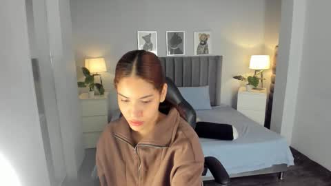 Snapshot of madie_collins7 chatting on 10-19-25, 11:22 Madie online show from 10-19-25, 11:22