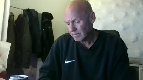 Snapshot of madio1187940 chatting on 10-17-25, 04:31 madio1187940 online show from 10-17-25, 04:31