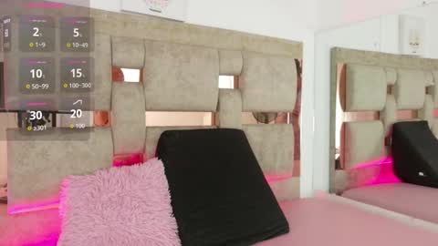 Snapshot of madison_07 chatting on 11-04-25, 04:33 madison online show from 11-04-25, 04:33