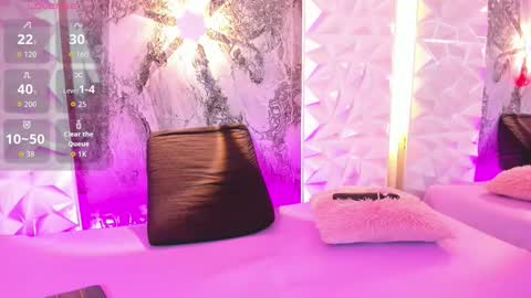 Snapshot of madison_07 chatting on 11-10-25, 05:28 madison online show from 11-10-25, 05:28