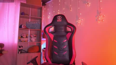 Madison   online show from 02-25-26, 01:32