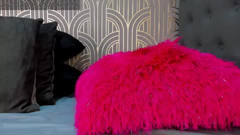   online show from 01-12-25, 01:53