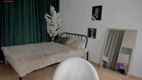 Medison online show from 11-26-25, 02:56