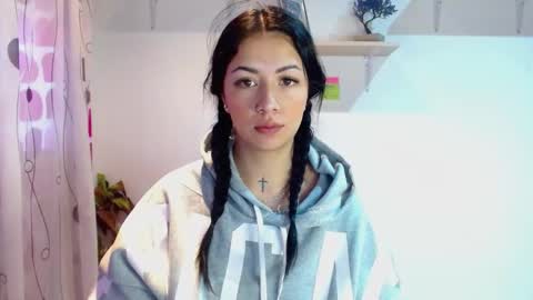 Snapshot of madisoncambel chatting on 12-10-24, 01:33 Madison Cambel online show from 12-10-24, 01:33