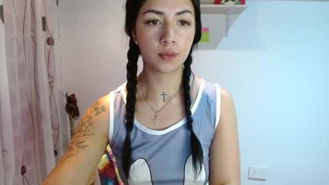 Snapshot of madisoncambel chatting on 12-27-24, 05:20 Madison Cambel online show from 12-27-24, 05:20