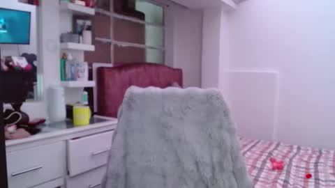 Snapshot of madisoncambel chatting on 10-16-25, 04:19 Madison Cambel online show from 10-16-25, 04:19