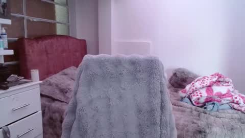 Snapshot of madisoncambel chatting on 11-05-25, 01:22 Madison Cambel online show from 11-05-25, 01:22