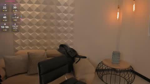 Maddi Collins online show from 10-13-25, 08:09