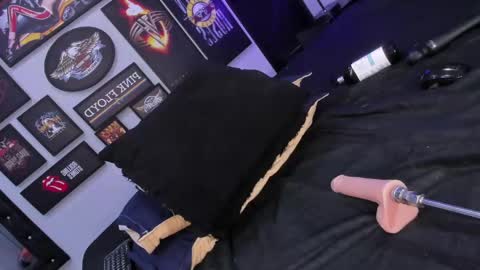 Snapshot of madisson7 chatting on 03-06-25, 06:30 Madisson online show from 03-06-25, 06:30