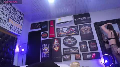 Snapshot of madisson7 chatting on 03-09-25, 12:09 Madisson online show from 03-09-25, 12:09