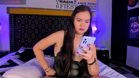 Snapshot of madisson7 chatting on 11-12-25, 03:29 Madisson online show from 11-12-25, 03:29