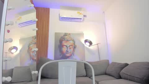 Snapshot of madisson_lux chatting on 02-26-26, 09:03 madisson_lux online show from 02-26-26, 09:03