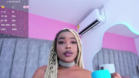Snapshot of madissonlopez chatting on 01-12-25, 10:01 Madisson Lopez online show from 01-12-25, 10:01