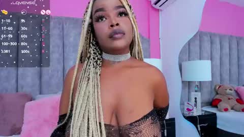 Snapshot of madissonlopez chatting on 01-18-25, 12:02 Madisson Lopez online show from 01-18-25, 12:02