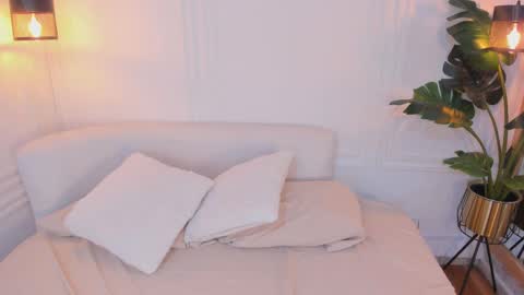 Snapshot of madissonmoore5 chatting on 09-23-25, 12:30 madissonmoore5 online show from 09-23-25, 12:30