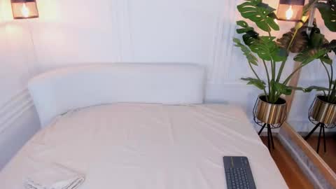 Snapshot of madissonmoore5 chatting on 10-03-25, 12:02 madissonmoore5 online show from 10-03-25, 12:02