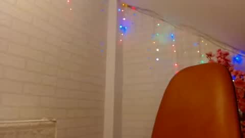 Leena online show from 01-31-25, 08:43