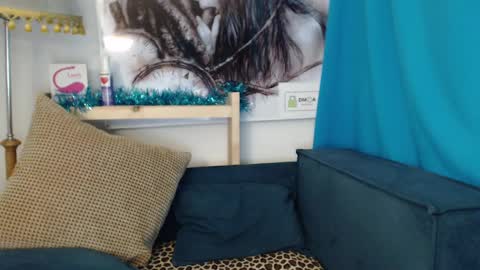 Snapshot of madoka_xxx chatting on 01-15-25, 01:45 Elizabeth online show from 01-15-25, 01:45