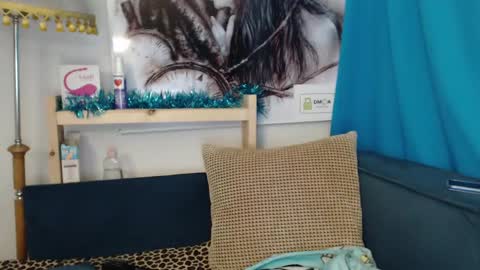 Snapshot of madoka_xxx chatting on 01-16-25, 01:27 Elizabeth online show from 01-16-25, 01:27